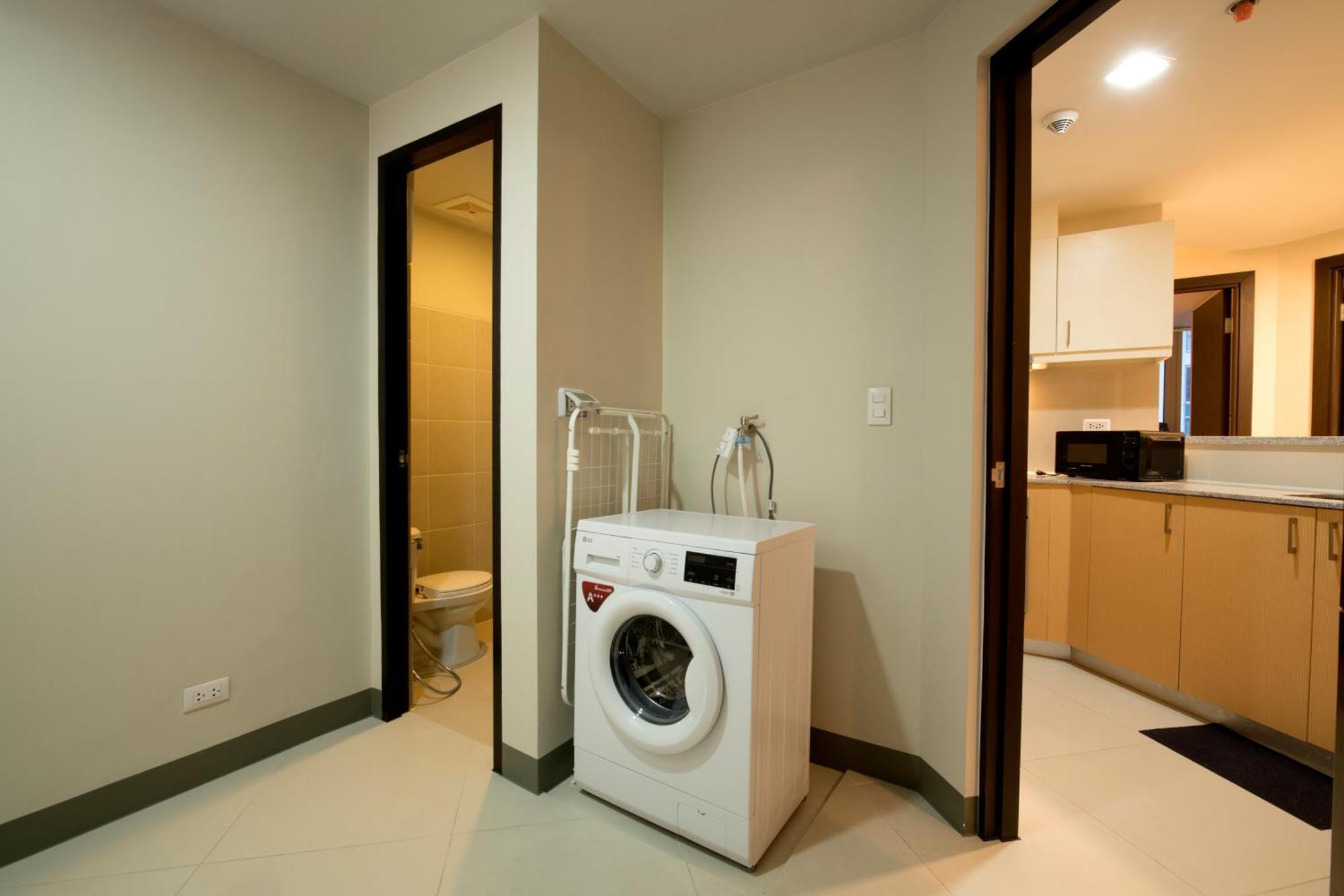 Uptown Parksuites Apartments Tower 2 Bgc By Ph Staycation マニラ市 エクステリア 写真