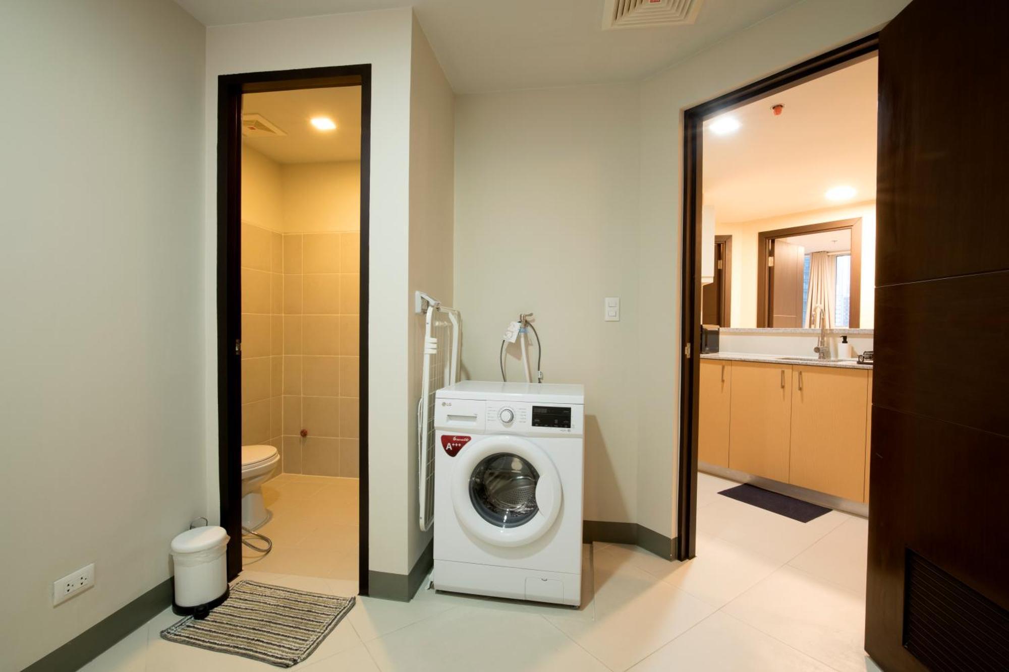 Uptown Parksuites Apartments Tower 2 Bgc By Ph Staycation マニラ市 エクステリア 写真
